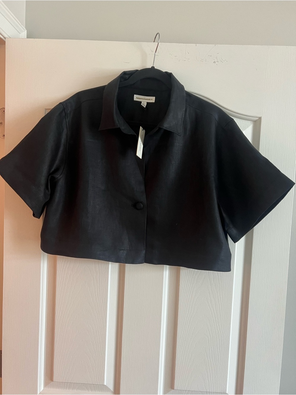 Banana Republic Black Cropped Button-Front Camp Collar Blouse